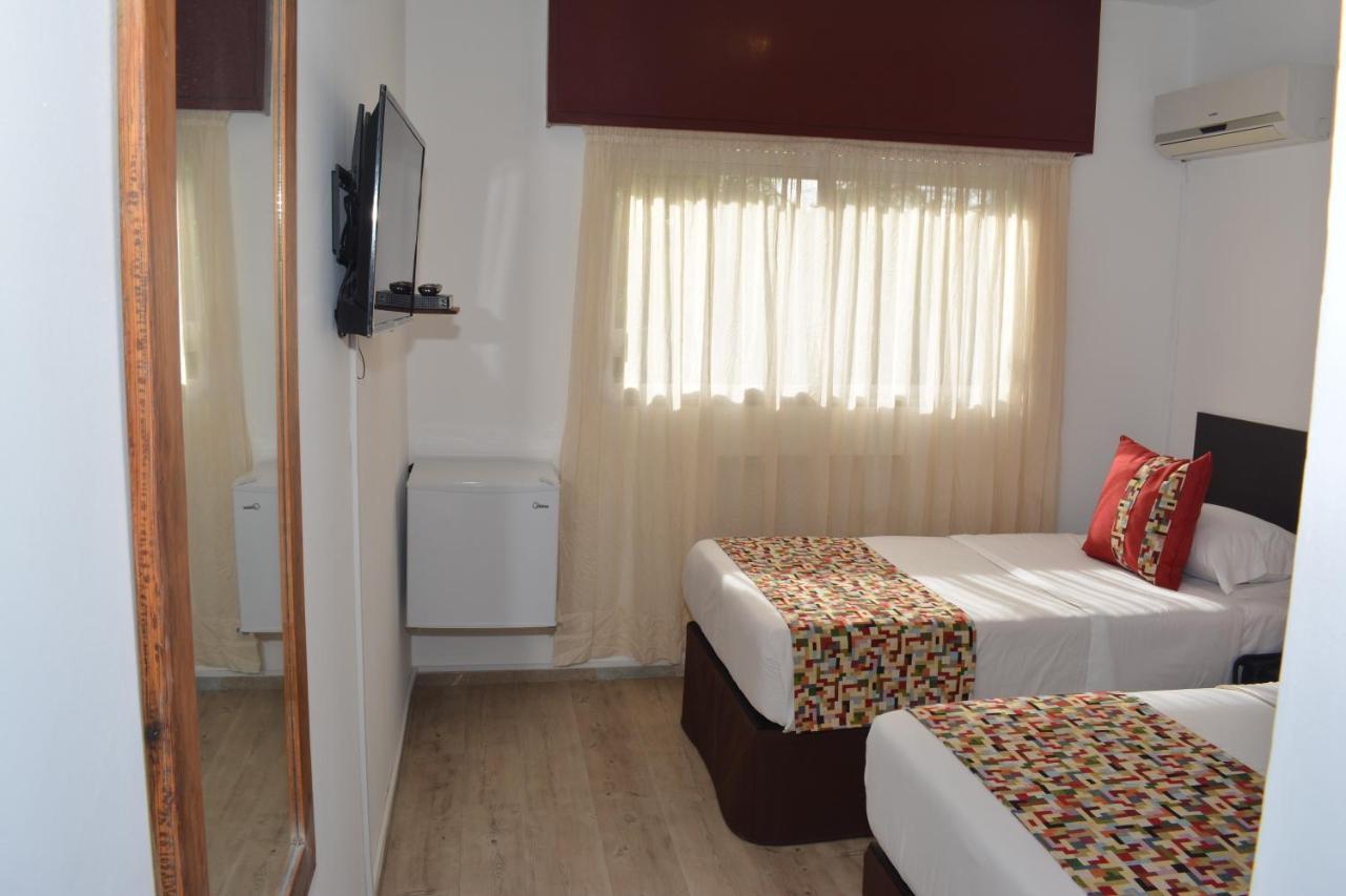 Hotel Express Maldonado Buitenkant foto