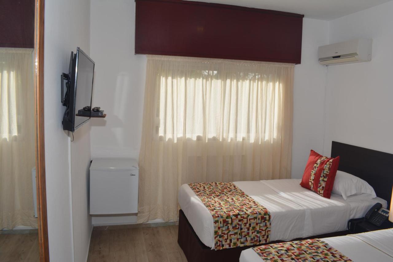 Hotel Express Maldonado Buitenkant foto